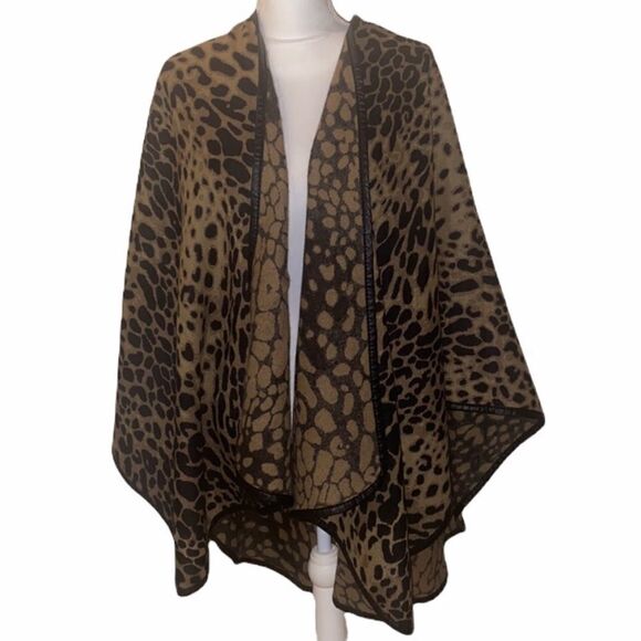 Gorgeous Leopard Print Shrug Wrap! - Picture 1 of 8